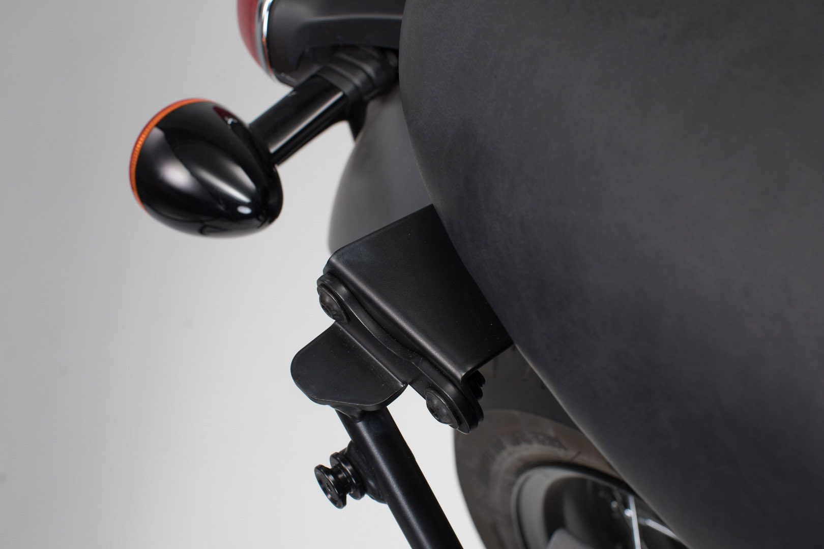 Image of Adaptateur SW-MOTECH POUR SLC COTE GAUCHE
