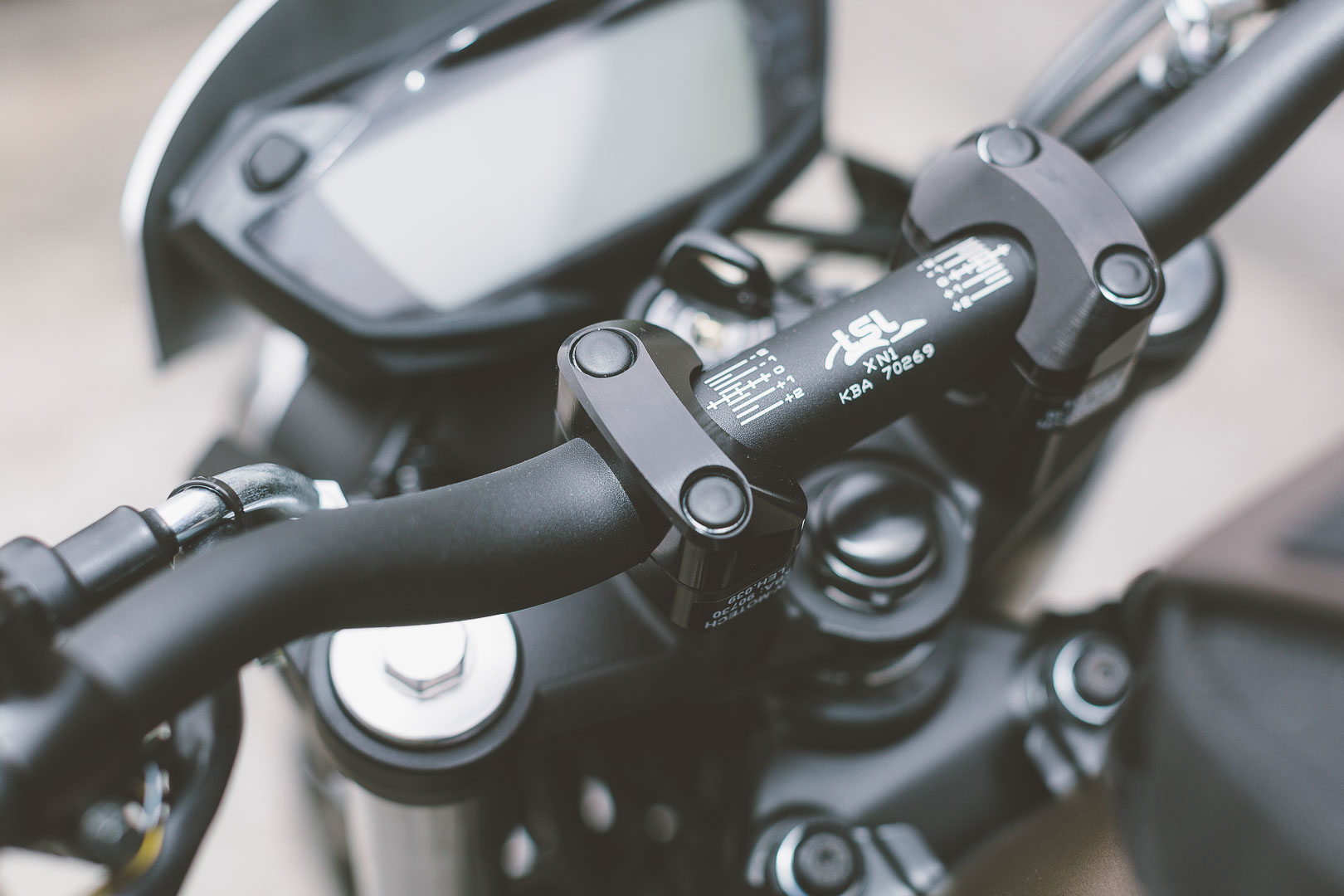 SW-Motech Guidon et pontets conversion Superbike Ø 28,6 mm - Noir. ...