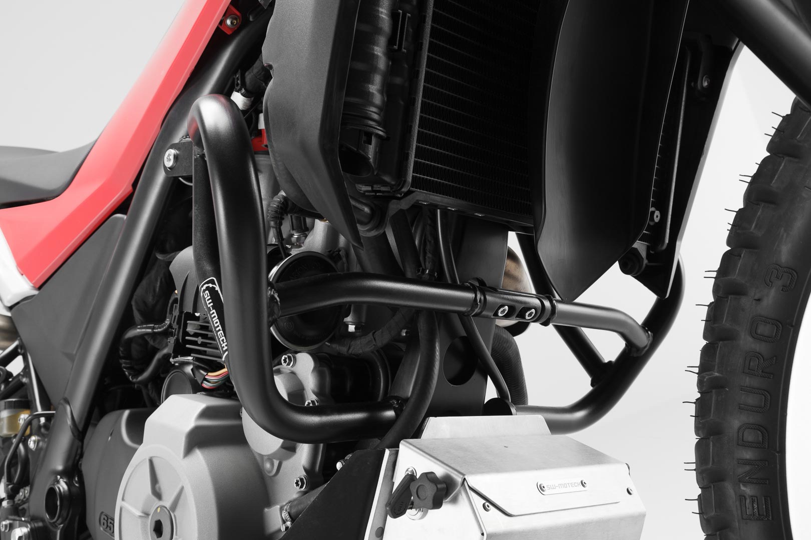 SW-Motech Crashbar - Noir. Husqvarna TR 650 Terra / Strada (12-15).