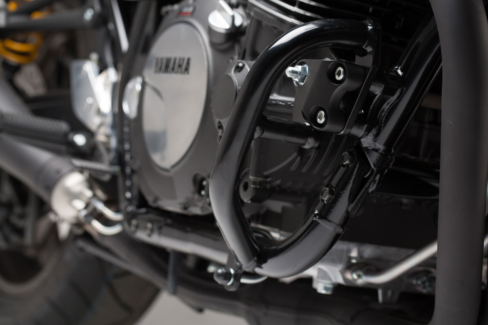 SW-Motech Crashbar - Noir. Yamaha XJR1200 / XJR1300 (95-).