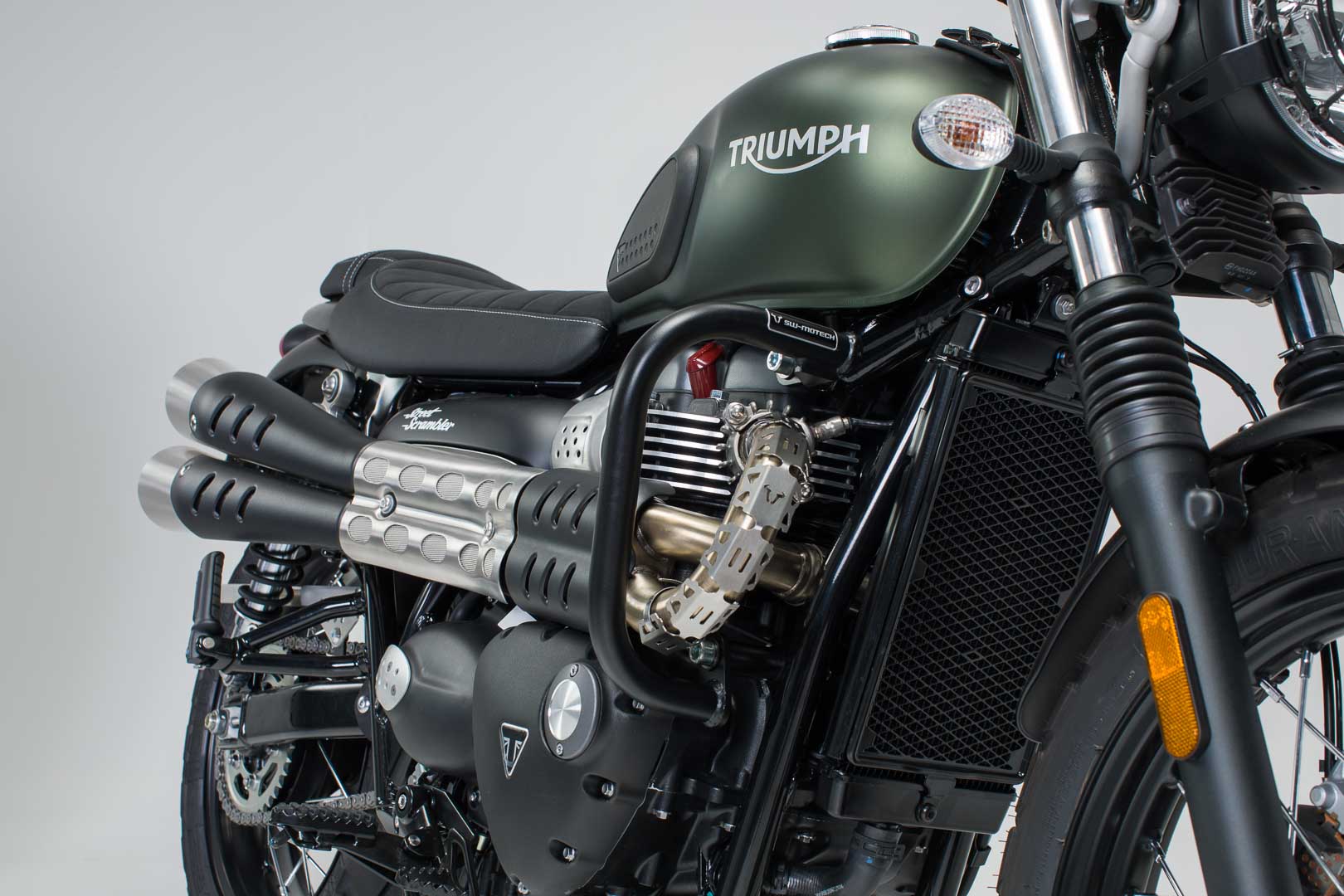 SW-Motech Crashbar - Noir. Street Scrambler/ Bonnevile Bobber (16-). Noir