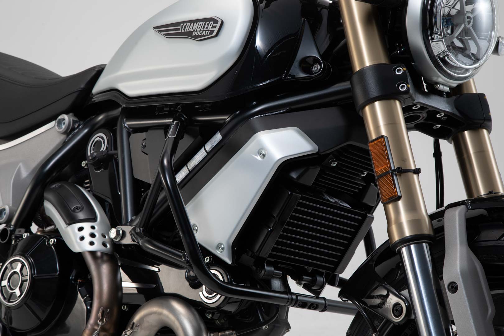 SW-Motech Crashbar - Noir. Modéles Ducati Scrambler 1100 (17-). Noir