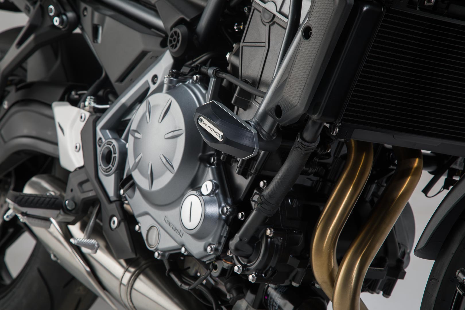 SW-Motech Kit de patins de cadre - Noir. Kawasaki Z650 (16-).