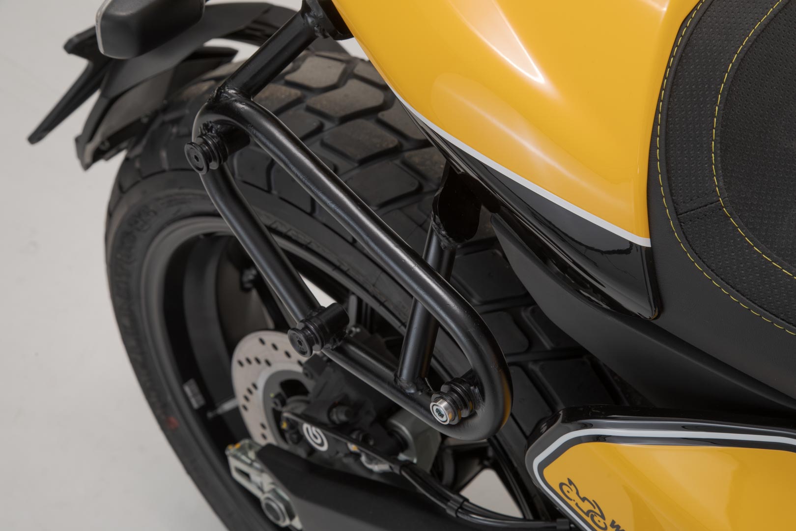 SLC support pour sacoche latérale droite - Modéles Ducati Scrambler...