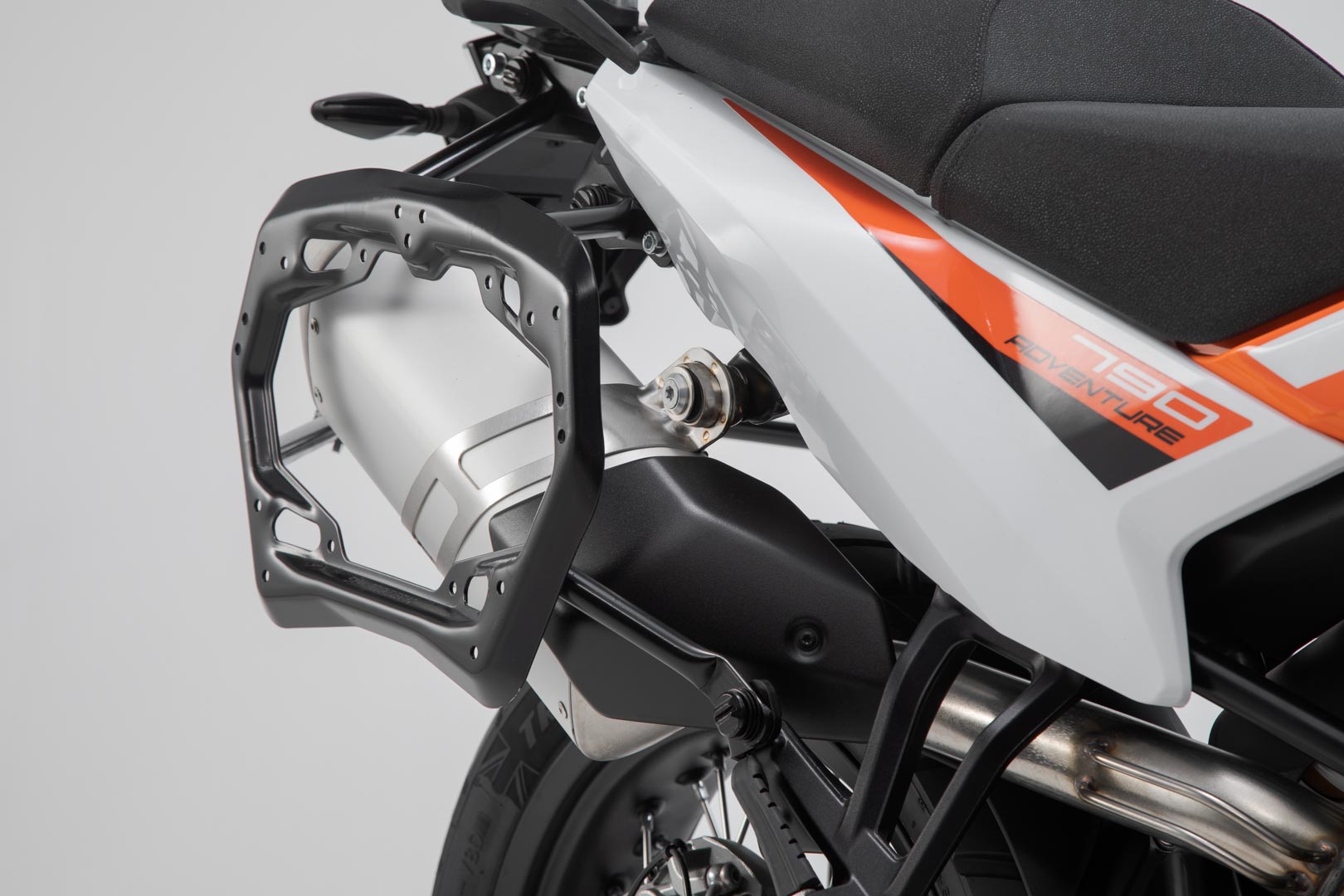 Supports latéraux PRO - Noir. KTM 790 Adventure / R (19-).