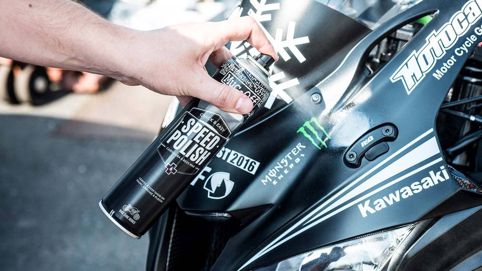 Side view of Muc-Off Speed Polishing Spray for Men