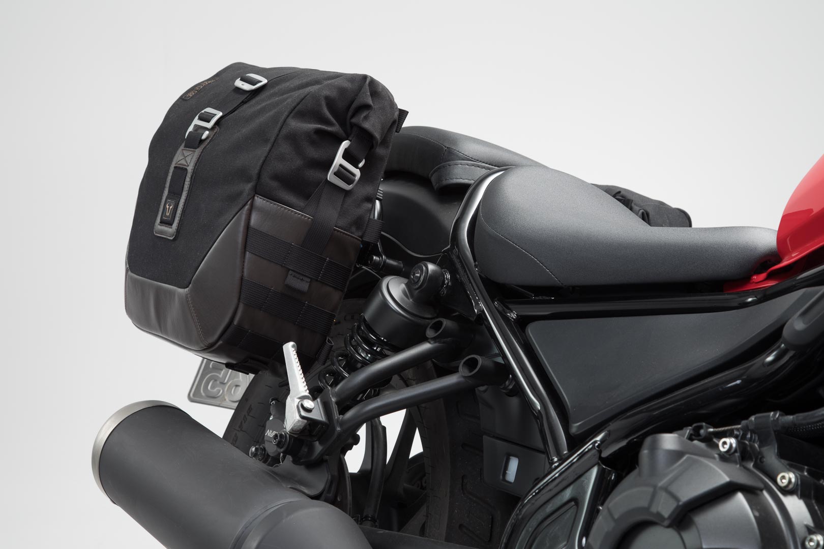 sw motech legend gear side bag system lc honda cmx500 rebel 16 buy cheap fc moto