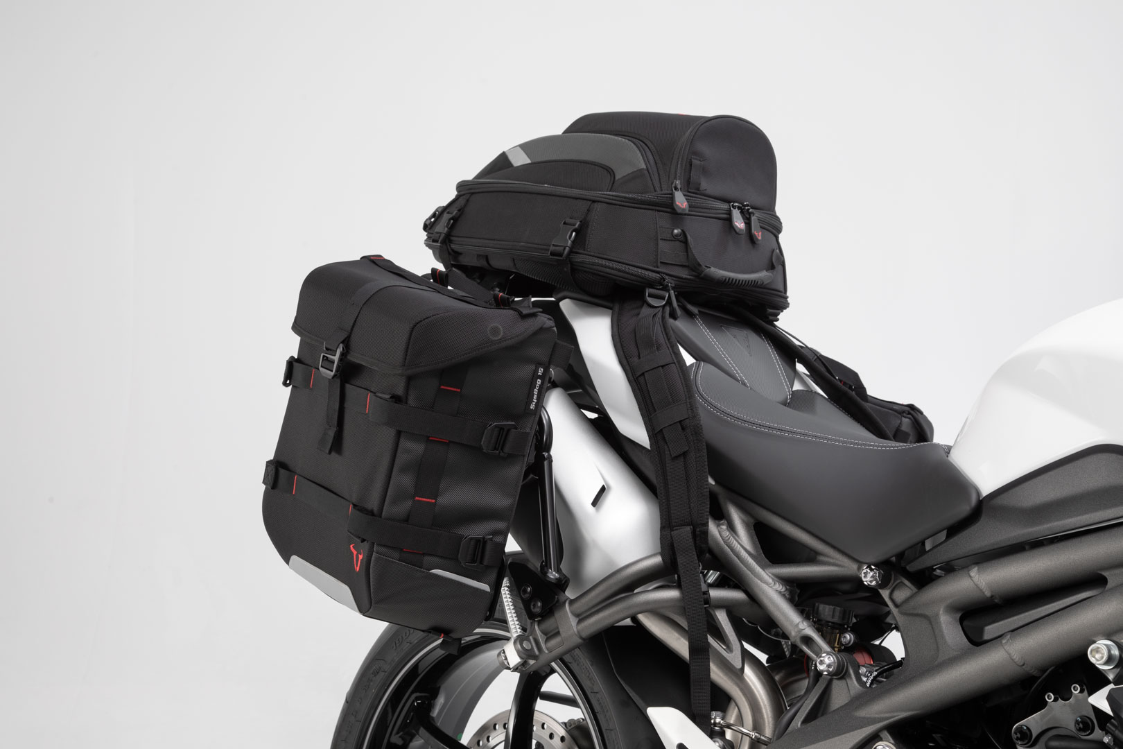 triumph street triple luggage solutions