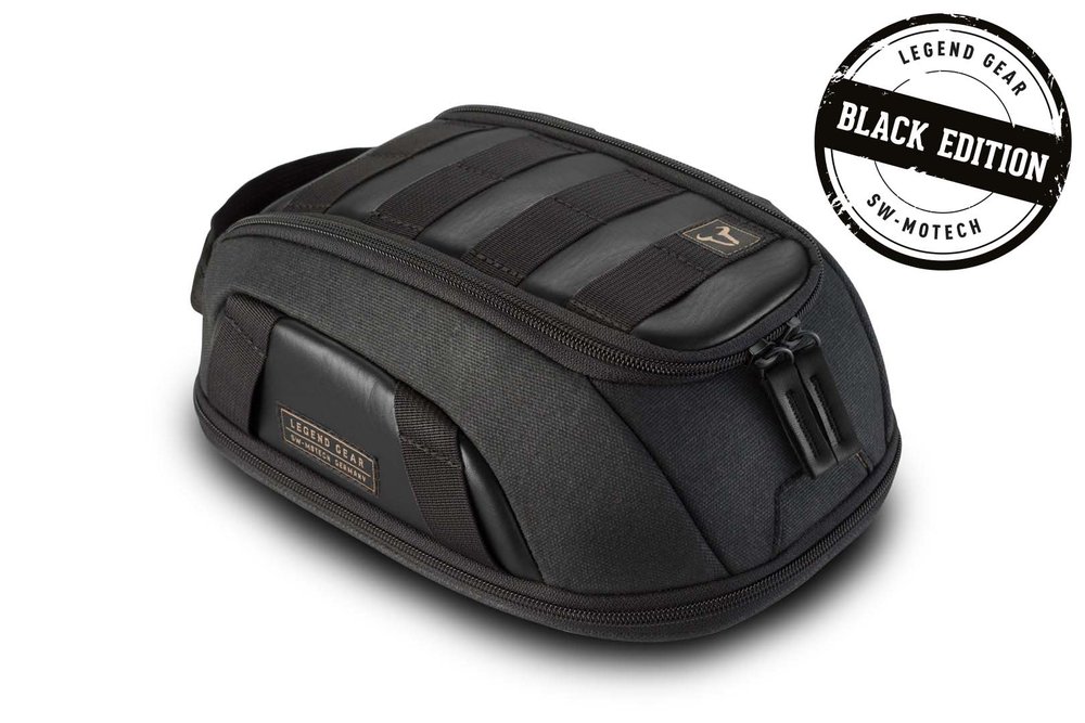 SW-Motech Legend Gear magneettinen säiliölaukku LT1 - Black Edition - 3,0 - 5,5 l. Magneettinen kiinnitys. Roiskeenkestävä.