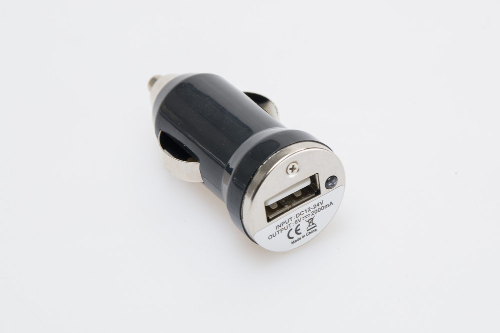 Puerto de alimentación USB SW-Motech para toma de encendedor de cigarrillos - 2100 mA. 12 V.