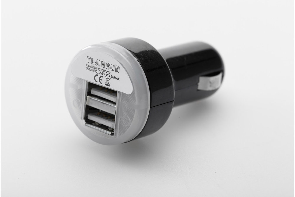 SW-Motech Dobbel USB-strømport for sigarettenneruttak - 2.000 mA. 12 V.
