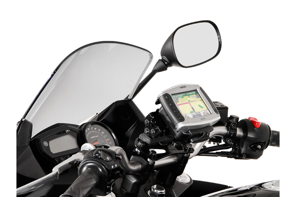 SW-Motech GPS mount ohjaustankoon - Musta. Honda / Triumph / Yamaha malleja.