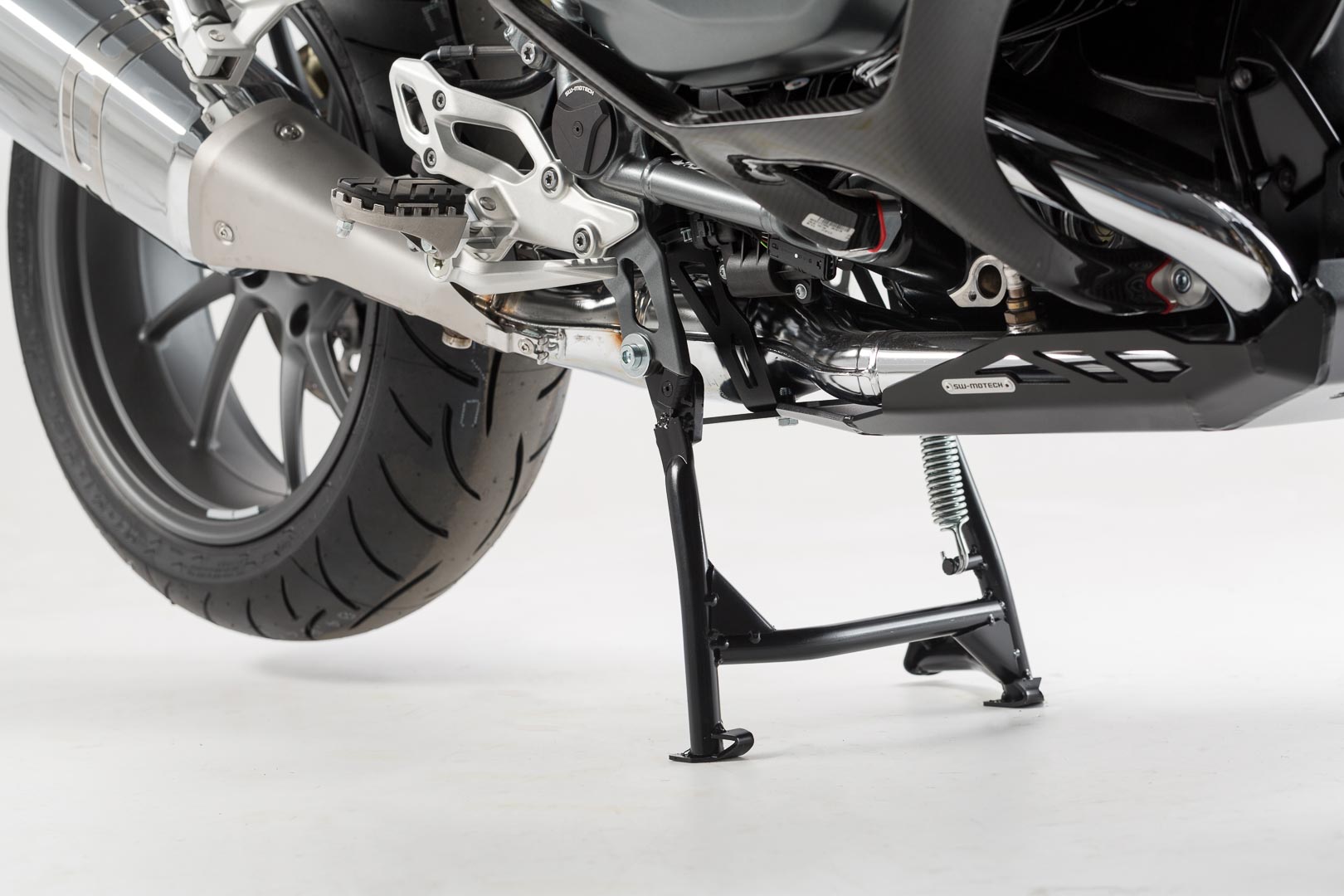 SW-Motech Centerstand - Black. BMW R1200 R/RS (14-18), R1250 R/RS (18-)., black