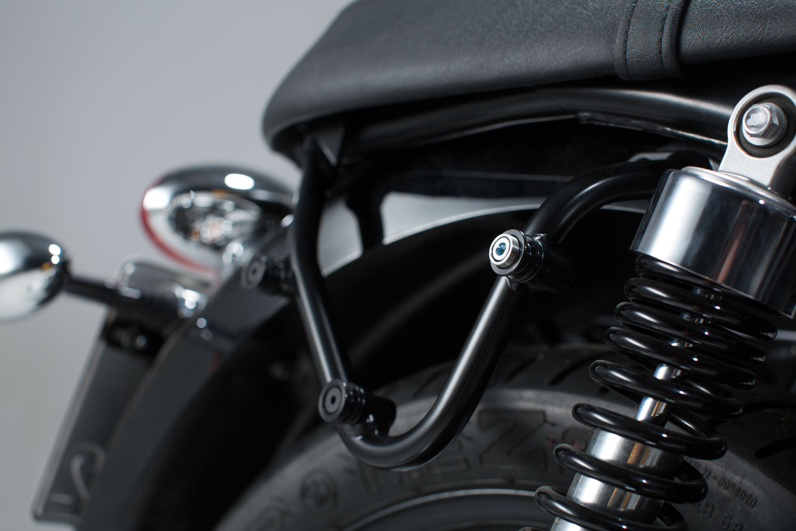 SW-Motech SLC Seitenträger links – Thruxton, Scrambler, Bonneville/T100.