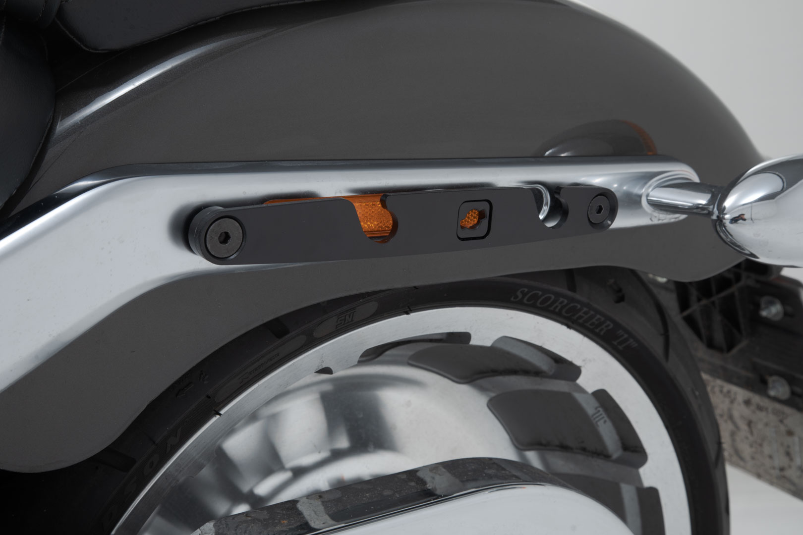 SW-Motech SLH Seitenträger links - Harley-Davidson Softail Fat Boy / S (17-).