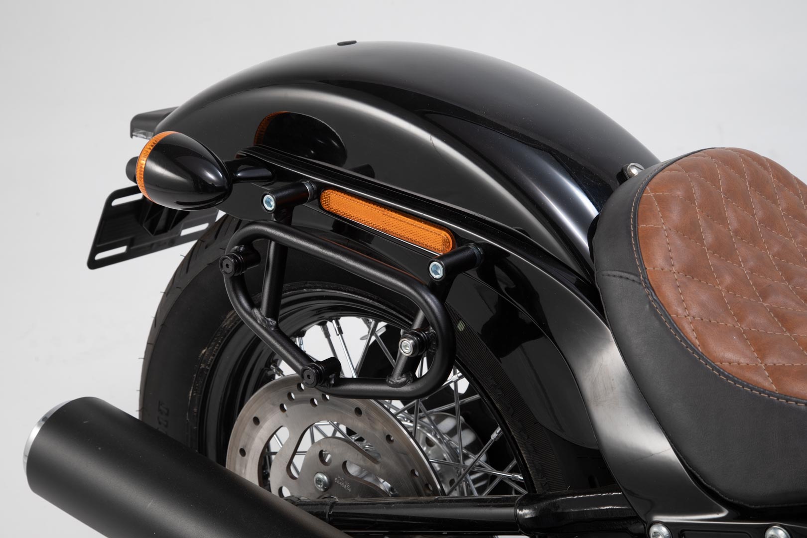 SW-Motech SLC Seitenträger links - Harley Dav. Softail Str. Bob (17-),Standard (20-).