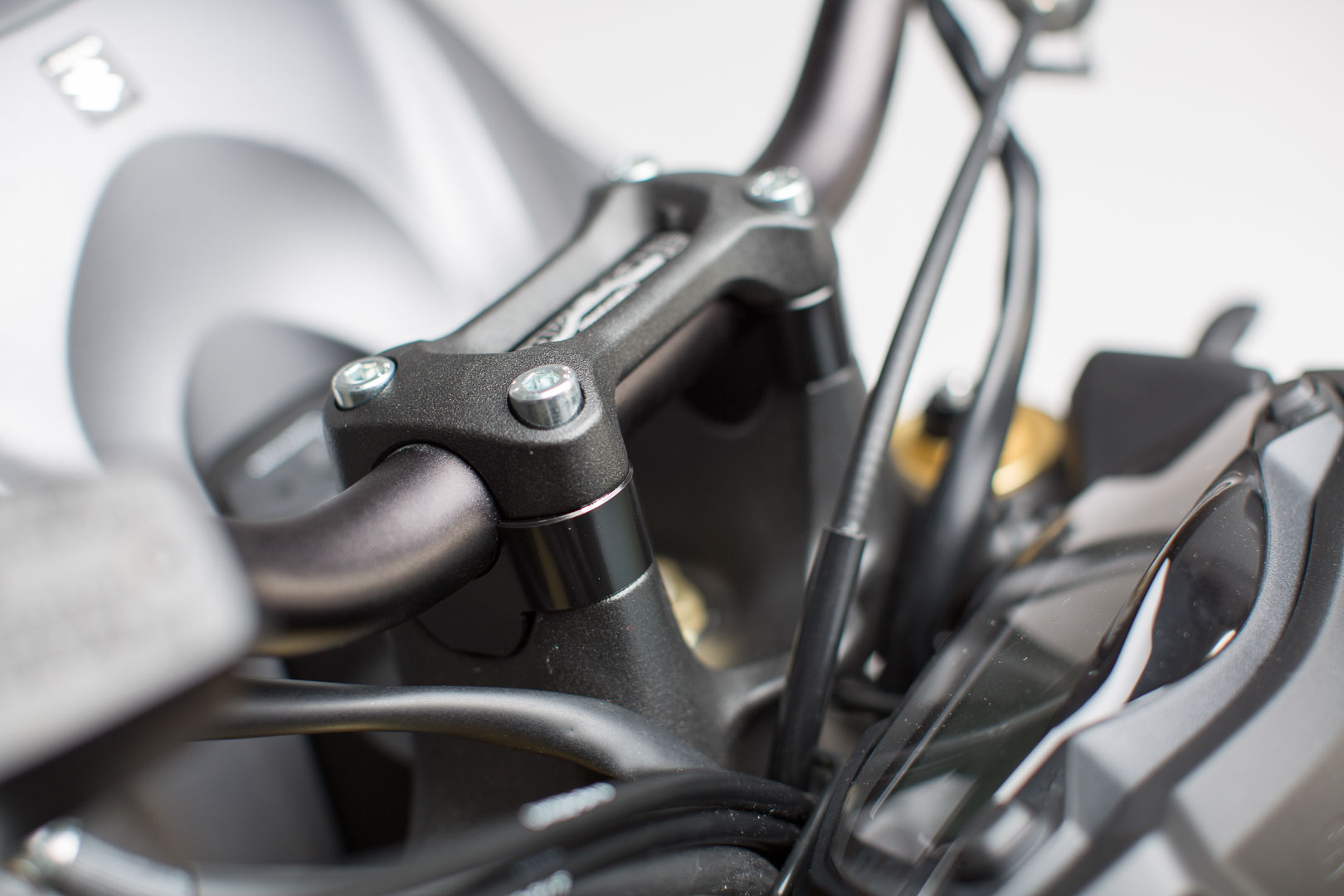 SW-Motech Bar riser - H=20 mm. Black. Suzuki GSX-S 1000 / F (15-)., black