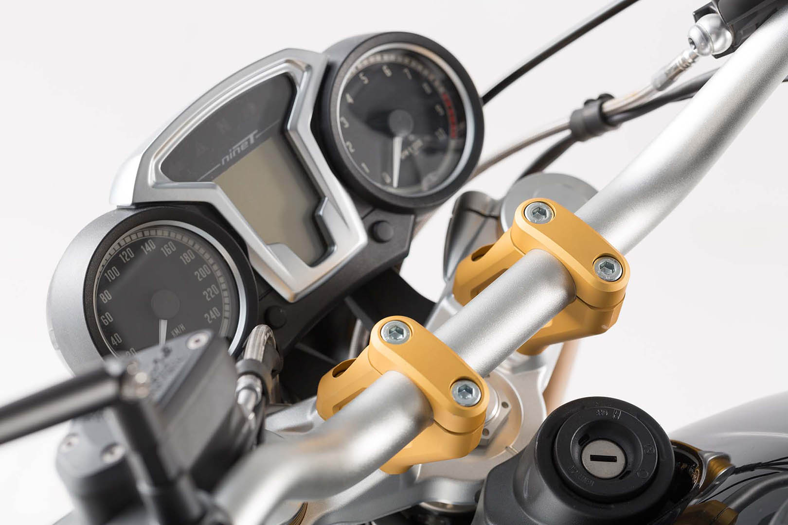 SW-Motech Bar back - H=20 mm. Back 30 mm. Golden. BMW R nineT.