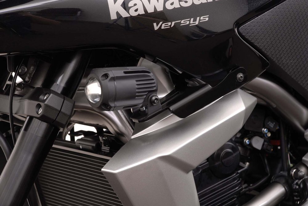 SW-Motech Light -kiinnike - musta. Kawasaki Versys 650 (09-14).