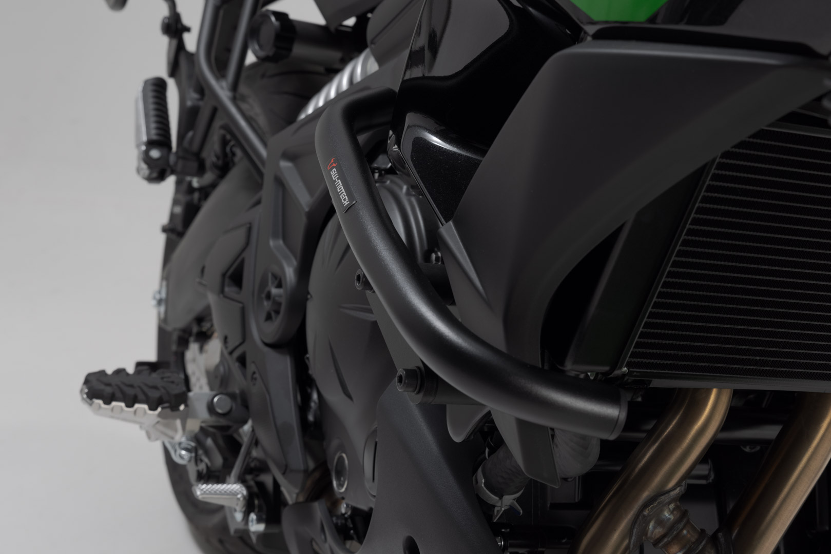 Аварийная планка SW-Motech - черная. Kawasaki Versys 650 (14-).