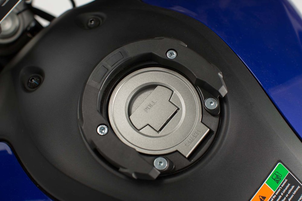 Anillo de tanque SW-Motech EVO - Negro. Ducati/ Triumph/ Yamaha. 5 tornillos.