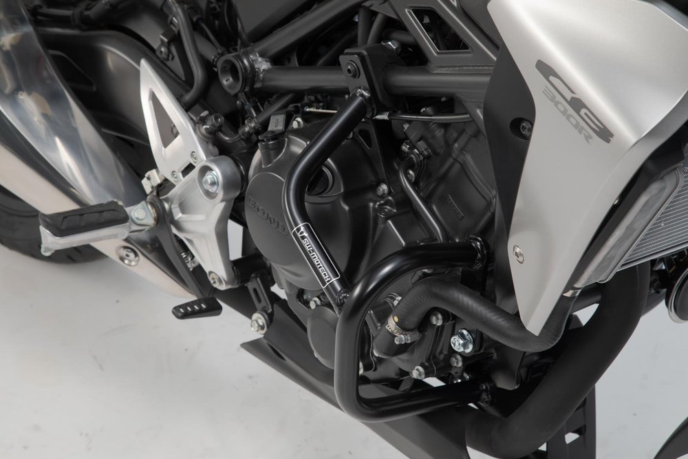 SW-モテッククラッシュバー-ブラック。ホンダCB300R(18-)。