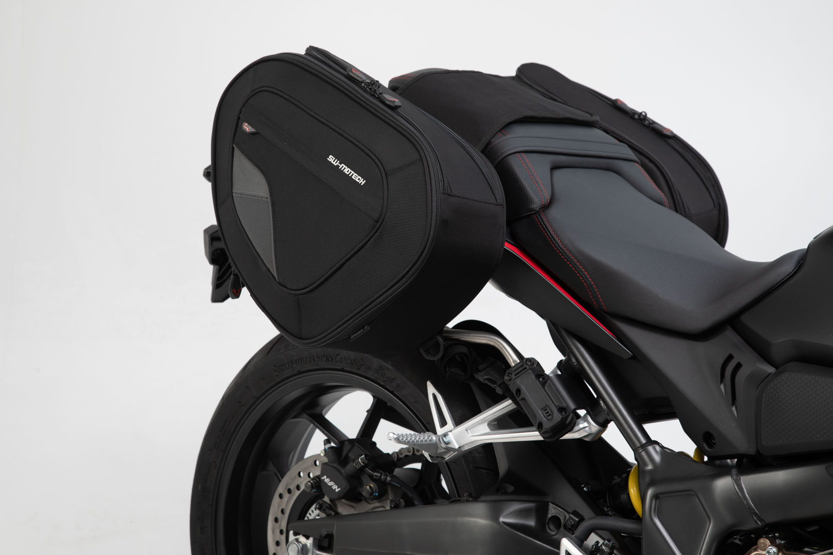 BLAZE H saddlebag set Honda CBR650R CB650R (18-) サドルバッグセット ホンダCBR650R  CB650R (18-) ベストプライス ▷ FC-Moto