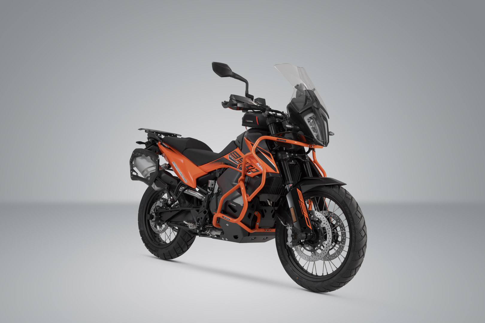 Side view of SW-Motech PRO side carrier - Black. KTM 790 Adv/ R, 890 Adv/ R 890 SM T.