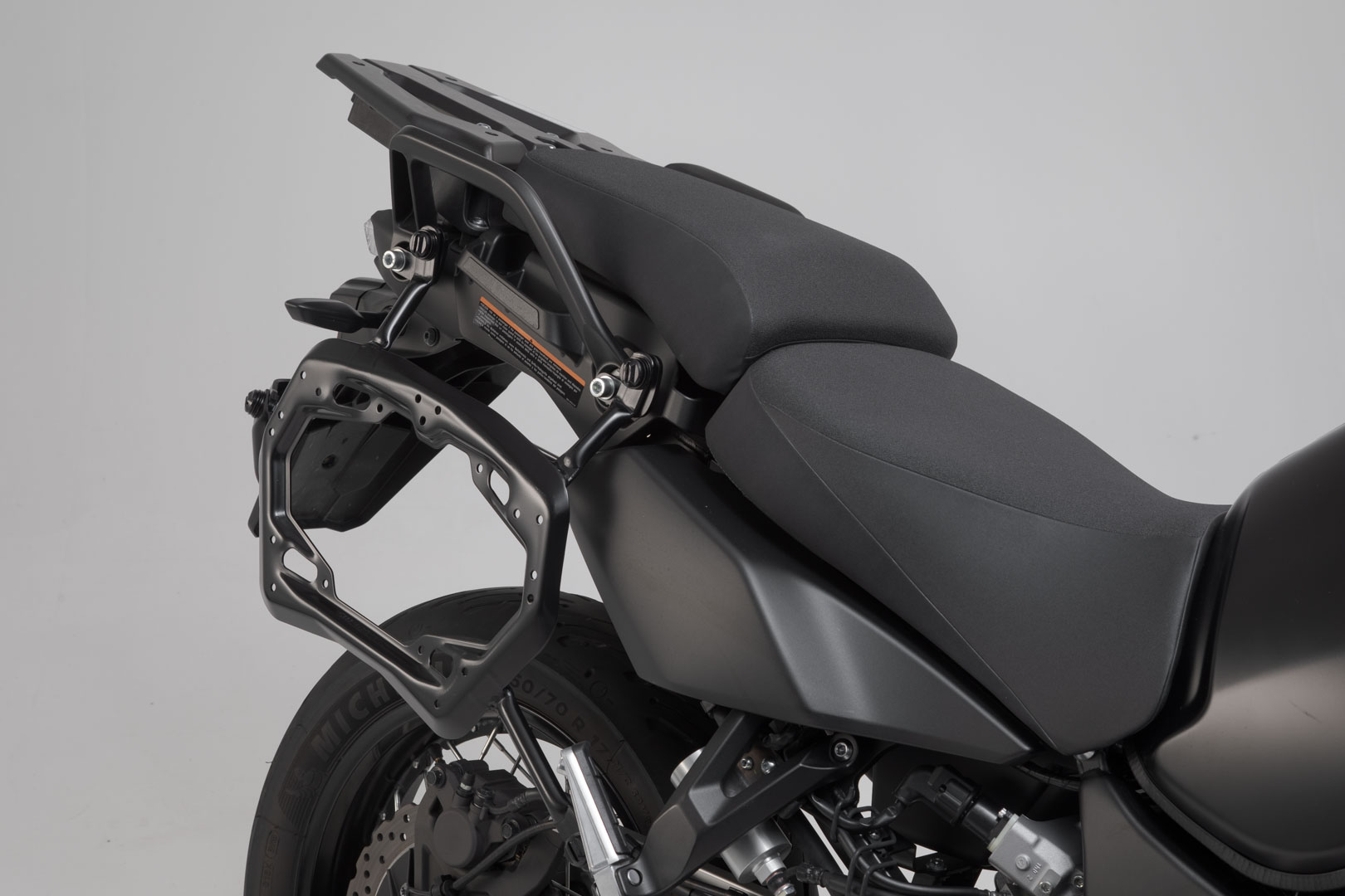 Side view of SW-Motech PRO side carrier - Black. Yamaha XT1200Z Super Ténéré (10-).