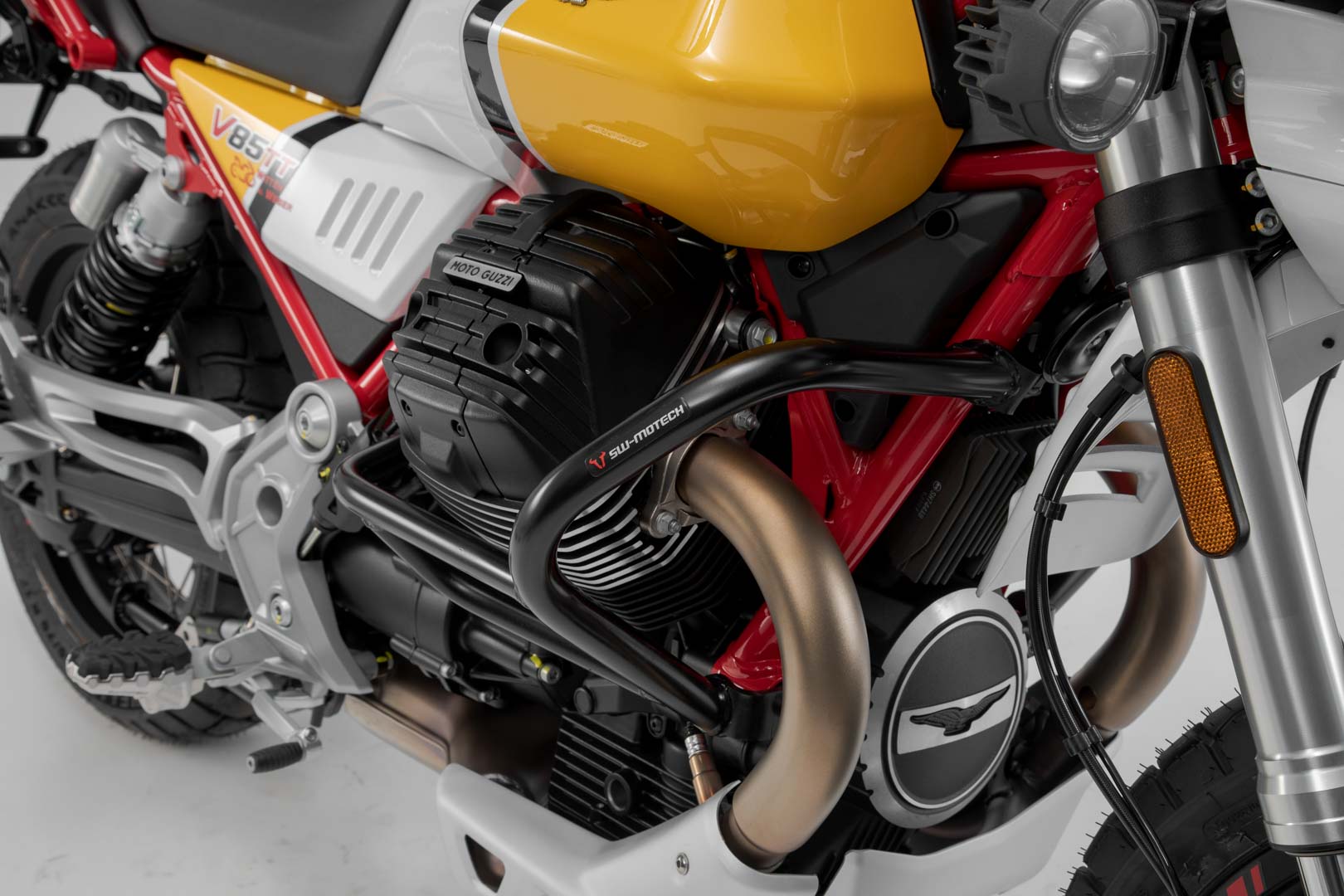 SW-Motech Noir. Moto Guzzi V85 TT (19-). - Noir. Moto Guzzi V85 TT (19-).