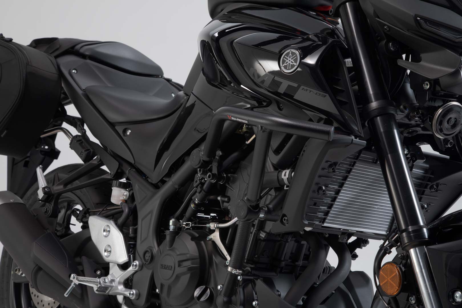 SW-Motech Noir. Yamaha MT-03 (16-). - Noir. Yamaha MT-03 (16-).