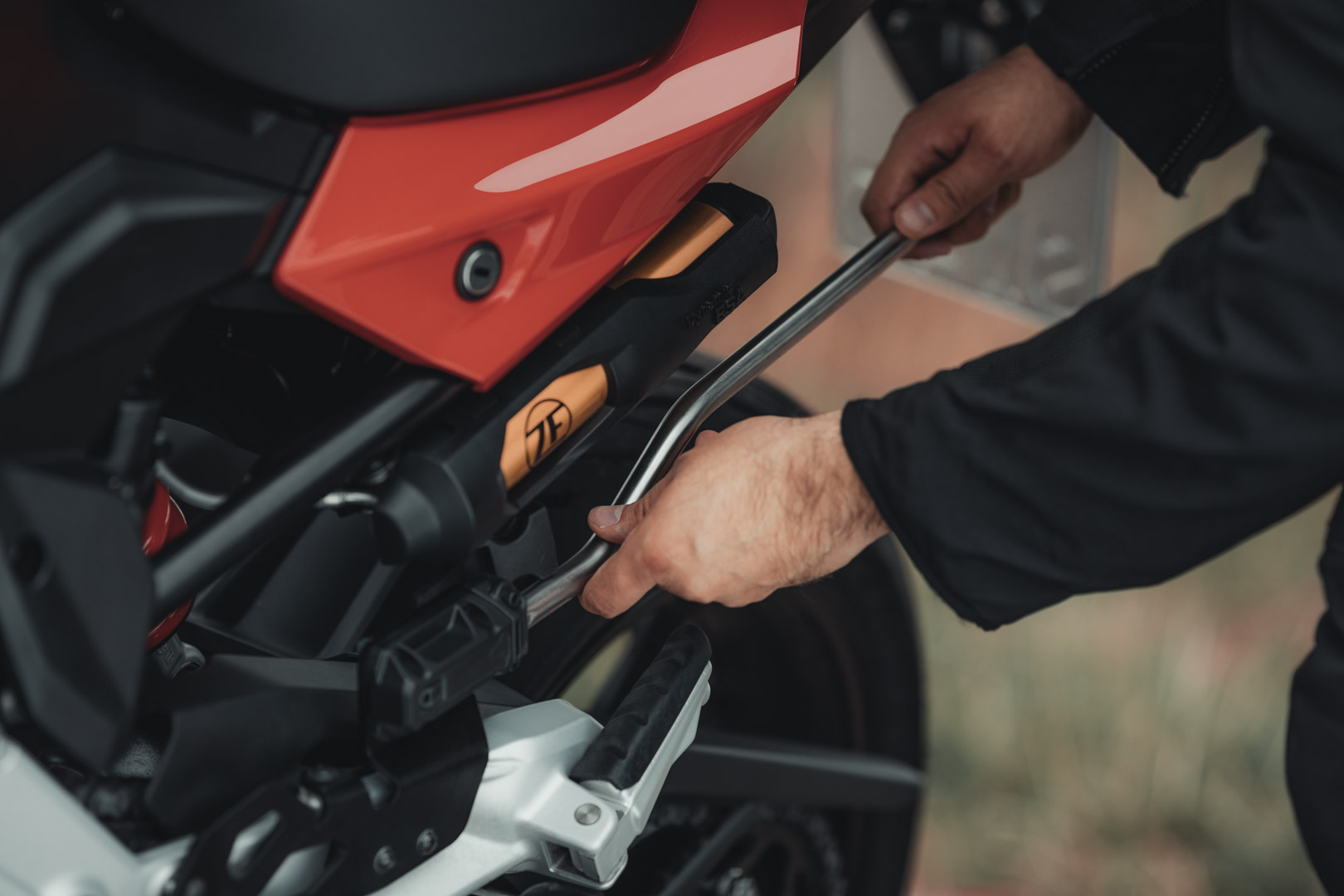 Side view of SW-Motech PRO BLAZE H saddlebag set - Black. Triumph Street Triple 675/R (12-16).