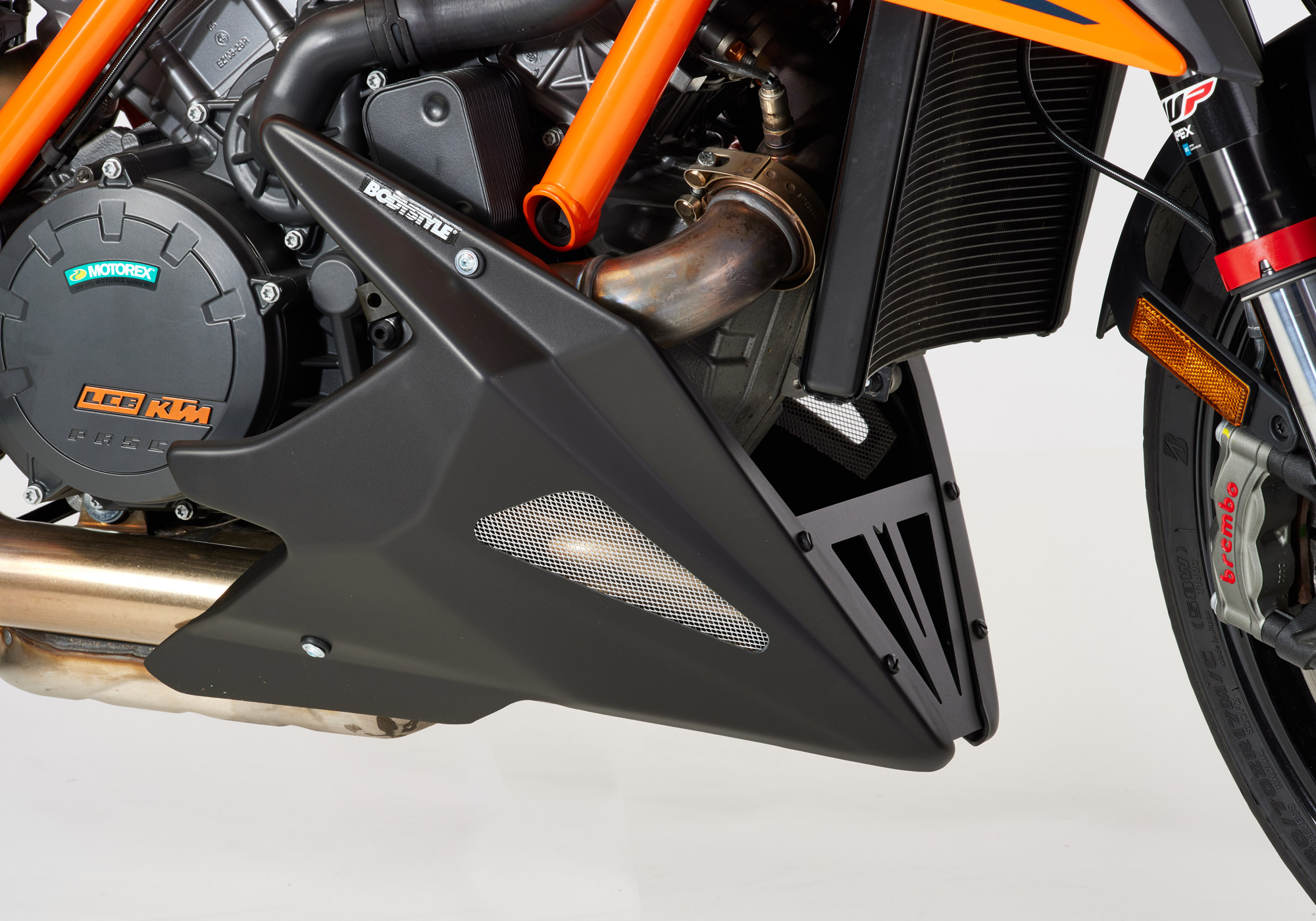 BODYSTYLE ventre pan ABS plastiques noir mat