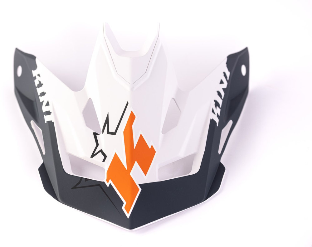 Kini Red Bull Competition V2.1 Kypärän huippu