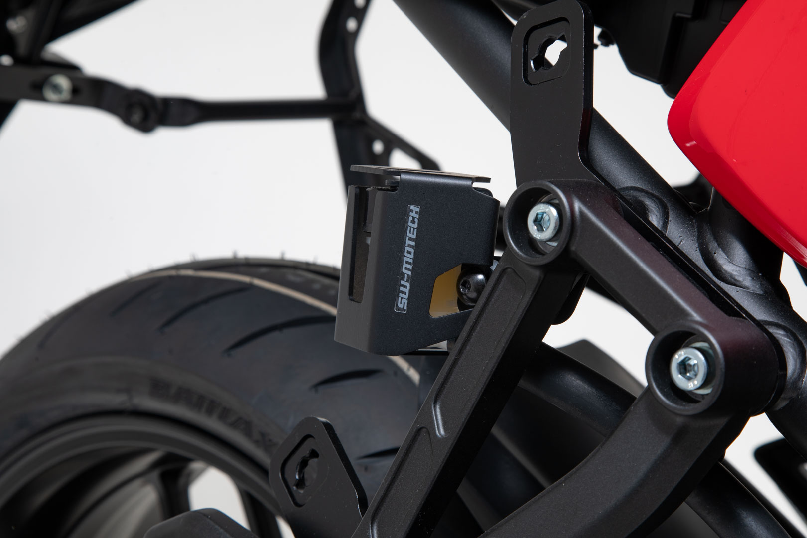 SW-Motech Brake fluid reservoir guard - Black. Yamaha Tracer 9 (20-)., black