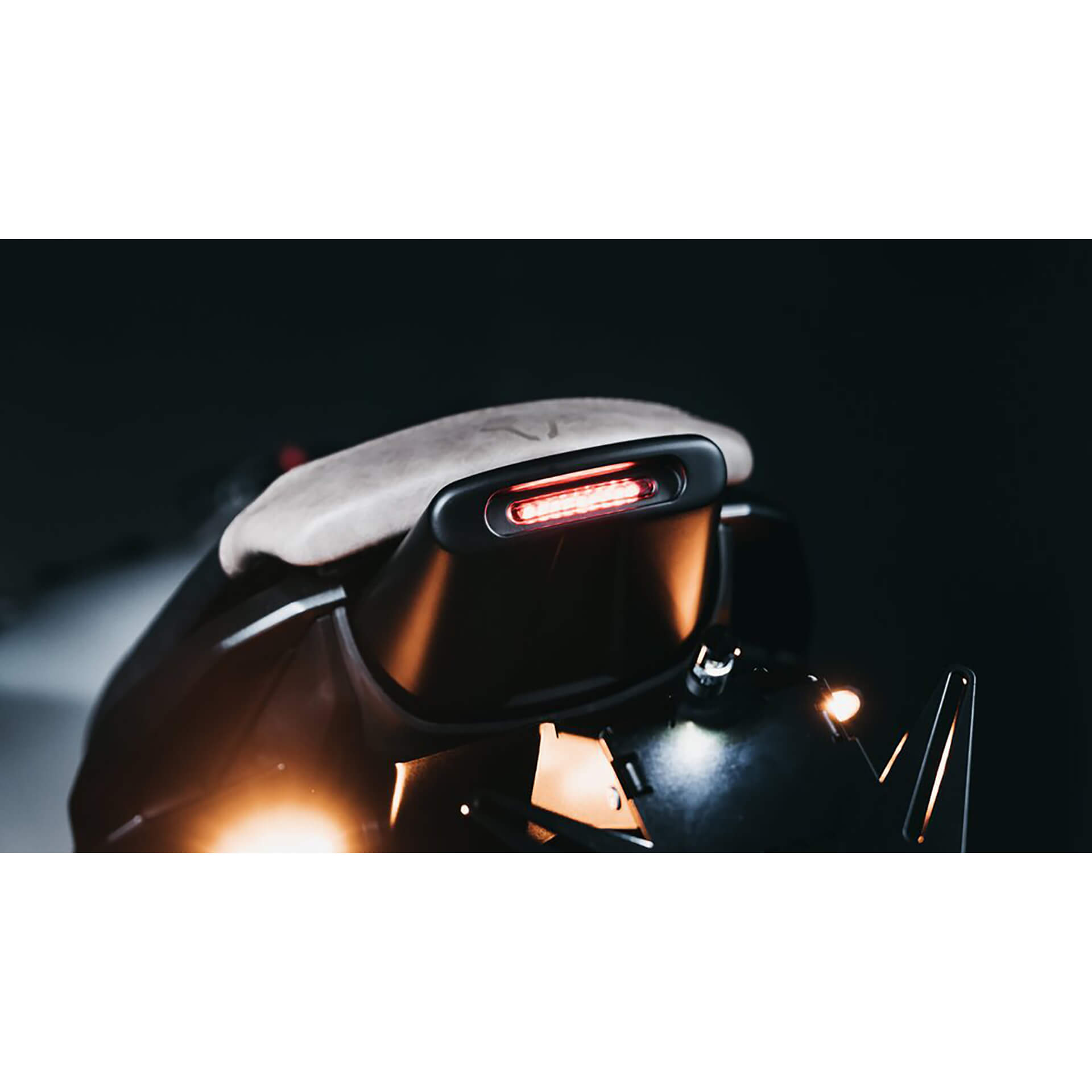 モトイズム ホンダ CB650R リア インクルーテールライト