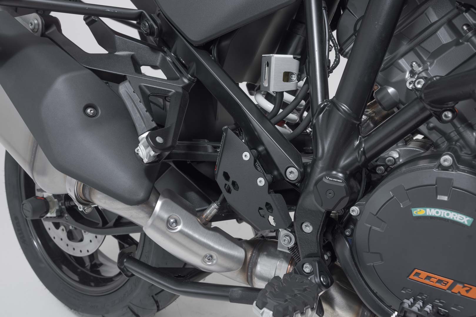 SW-Motech Защита тормозного цилиндра - черная. KTM 1290 Супер Приключение (21-).