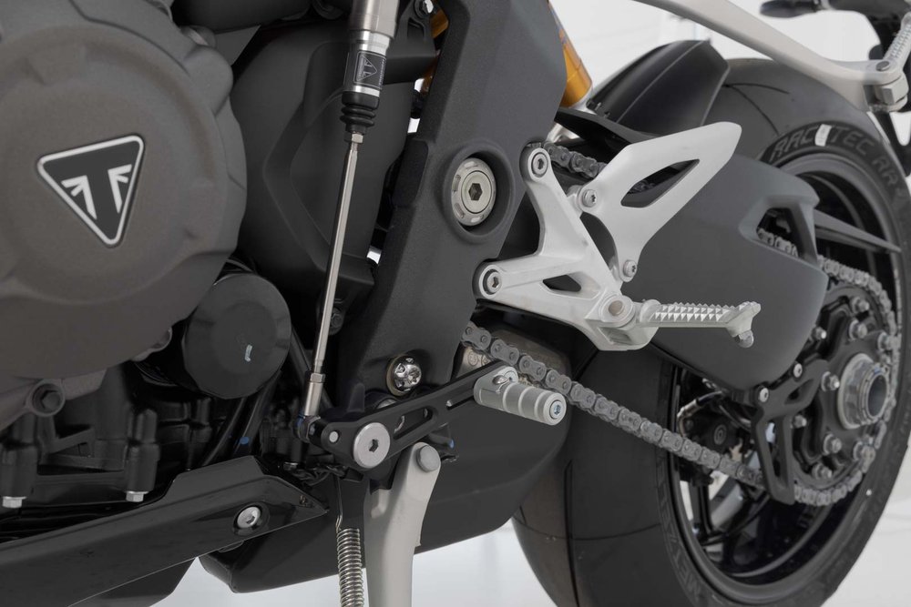 Street triple 1200 rs best sale