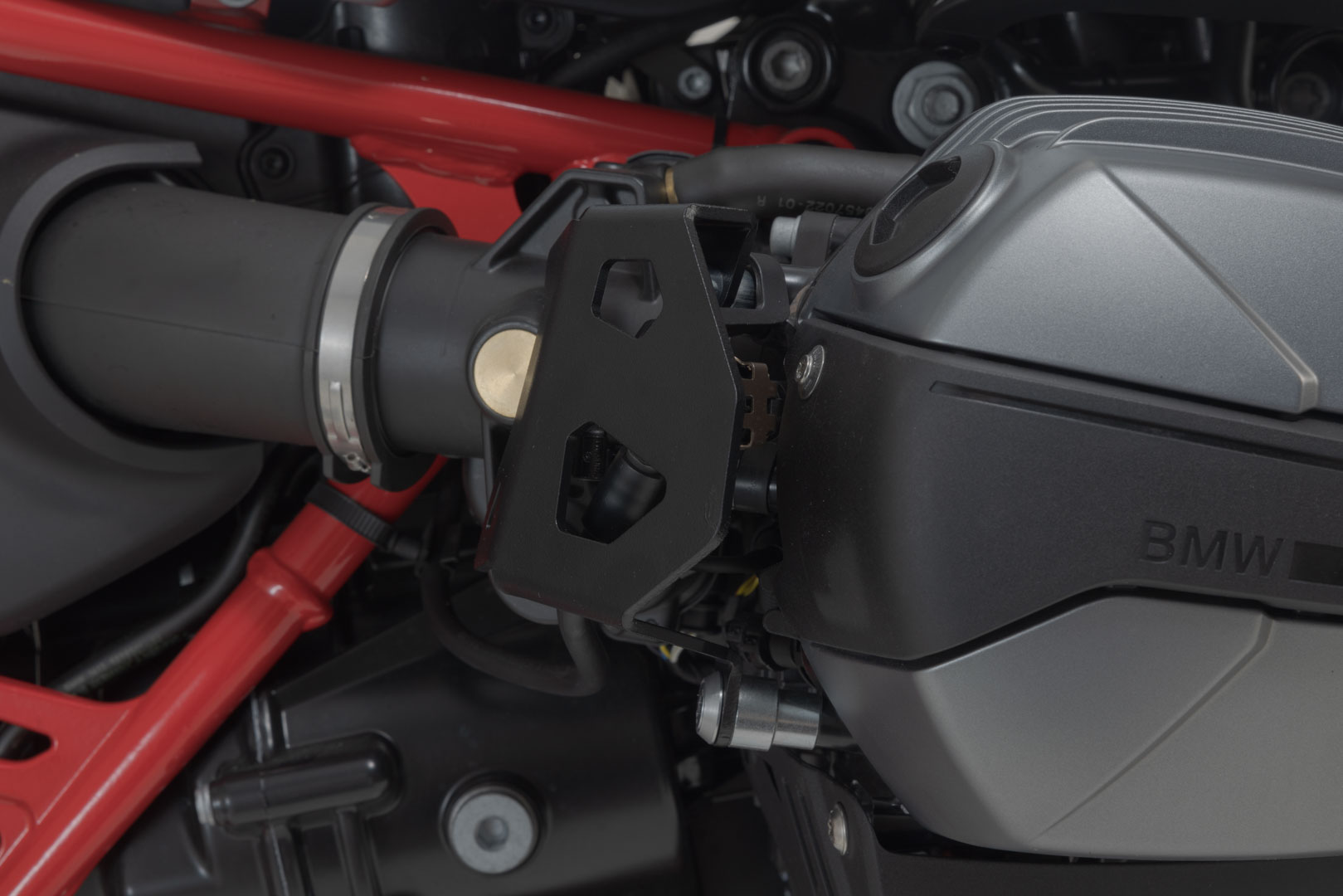 SW-Motech Injector cover set - Black. BMW R nineT / Pure / Scrambler (20-)., black