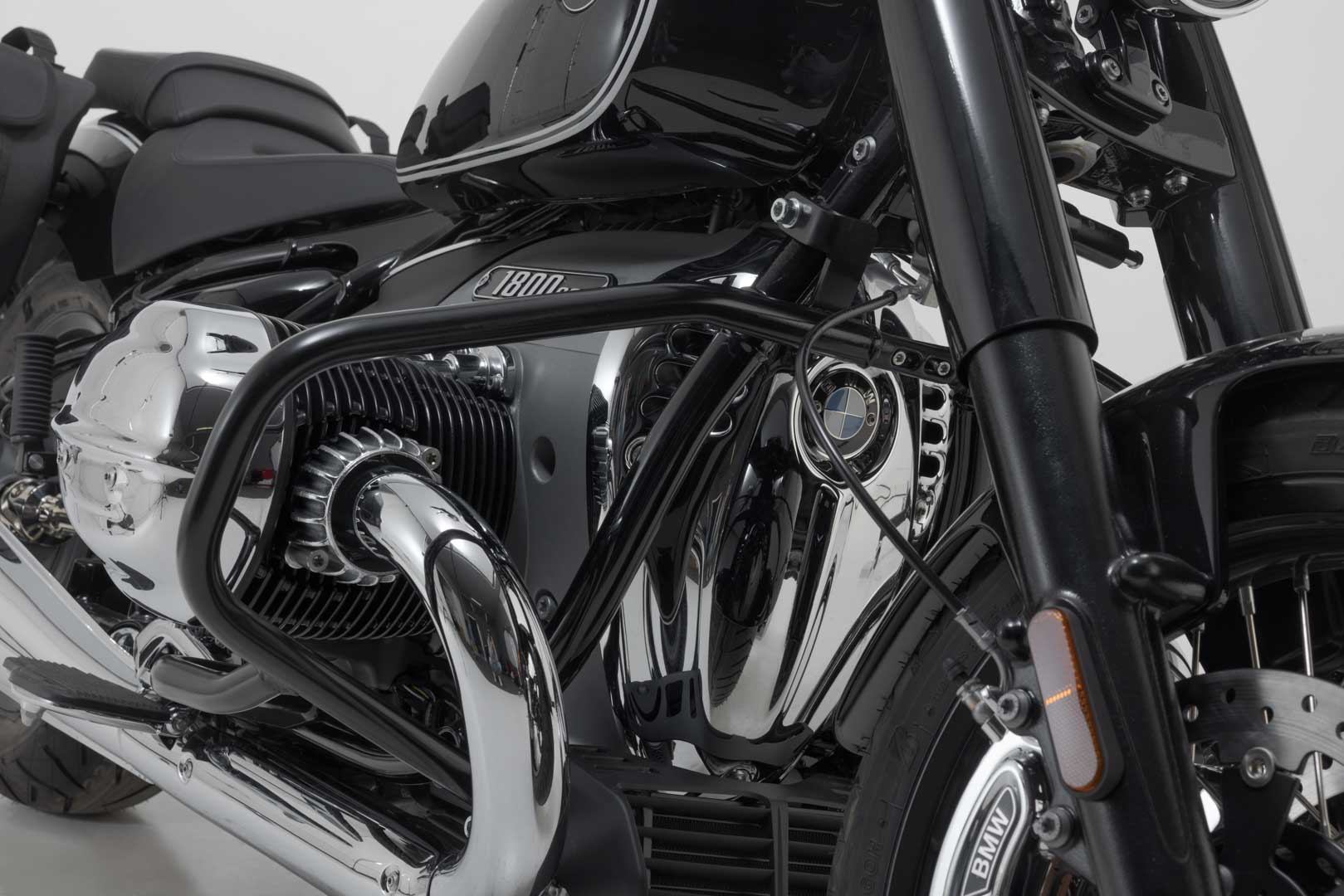 SW-Motech Crash bar - Sort. BMW R18 (20-)., sort
