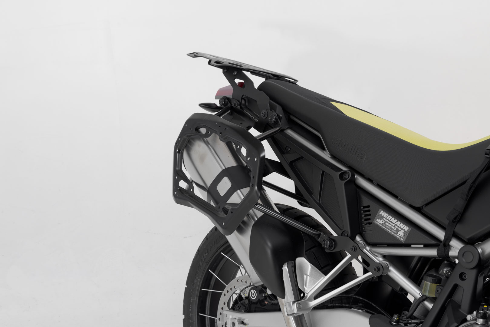 Алюминиевая система корпусов SW-Motech TRAX ADV - черный. 45/37 л. Aprilia Tuareg 660 (21-).