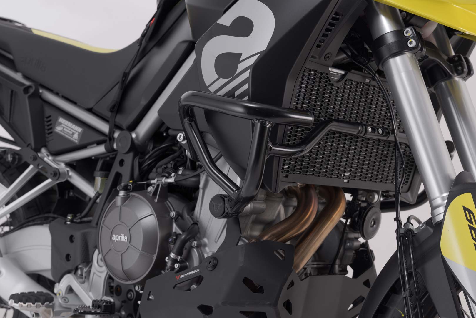 SW-Motech Noir. Aprilia Tuareg (21-). - Noir. Aprilia Tuareg (21-).