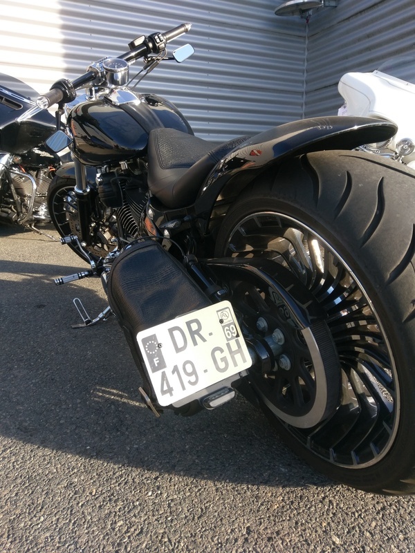 Breakout moto cheap
