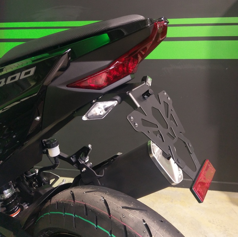 V PARTS Support de plaque noir Kawasaki Ninja 400