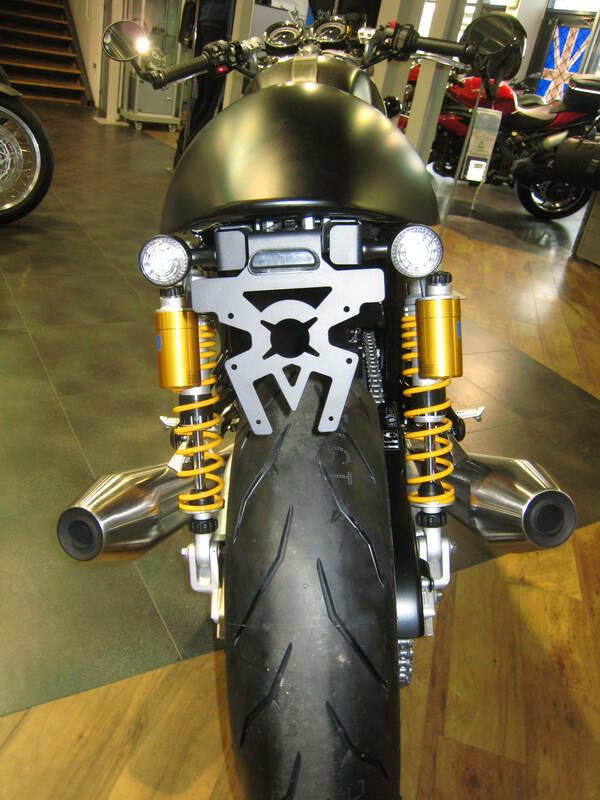 ACCESS DESIGN Support de plaque ACCESS DESIGN passage de roue noir Triumph Thruxton 1200