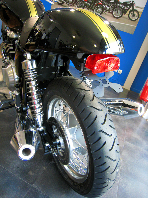 ACCESS DESIGN Support de plaque ACCESS DESIGN passage de roue noir Triumph Bonneville 900