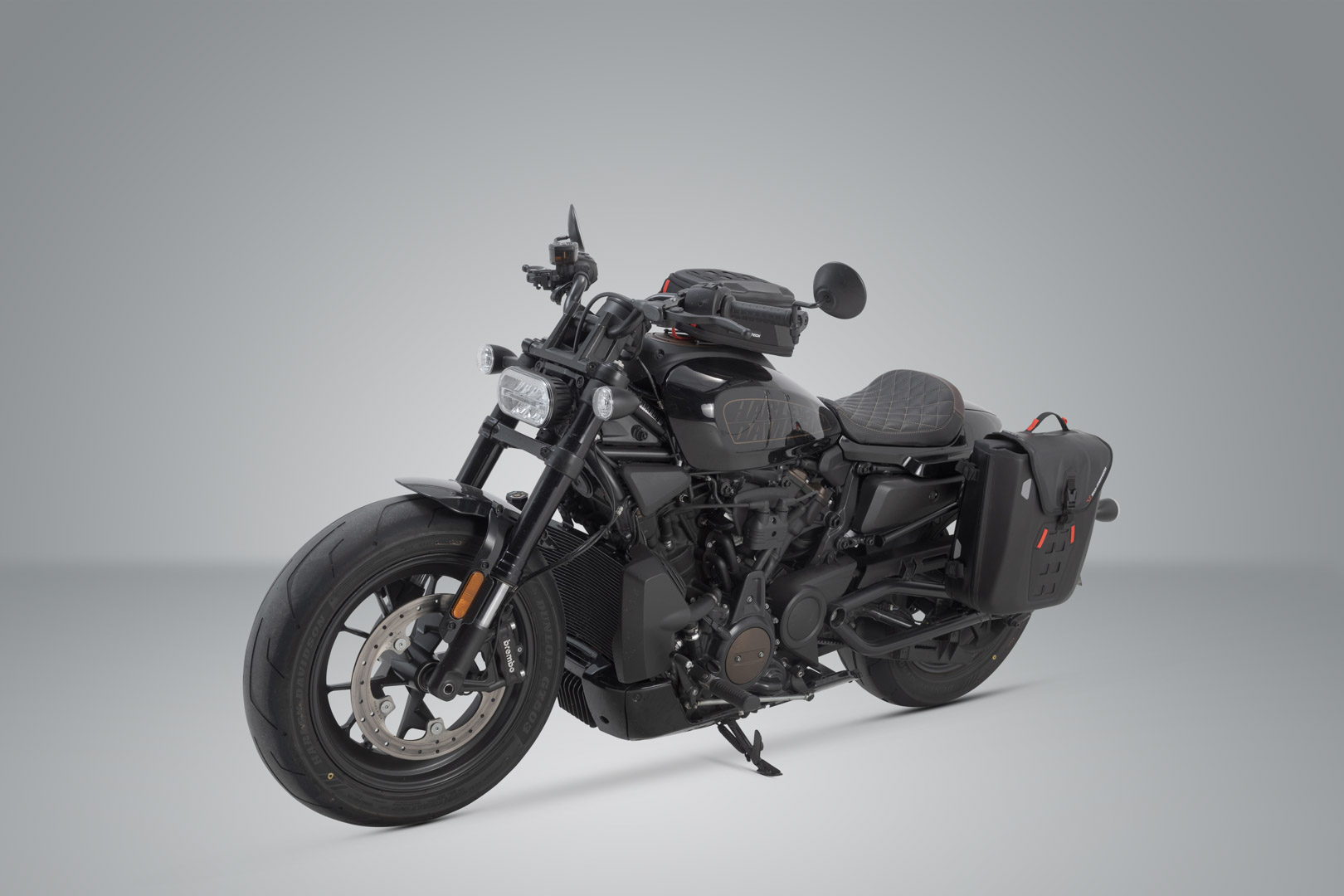 Side view of SW-Motech SysBag WP M system - Harley-Davidson Sportster S (21-).