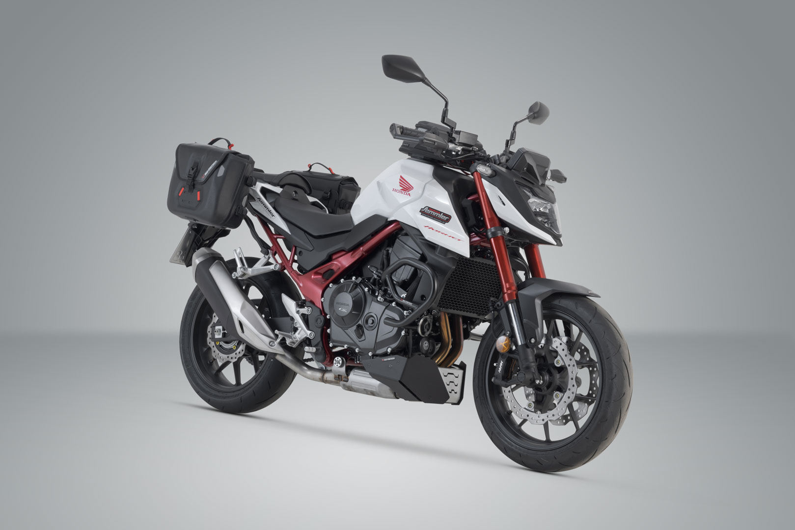 Side view of SW-Motech SysBag WP M/S system - Honda CB750 Hornet (22-).