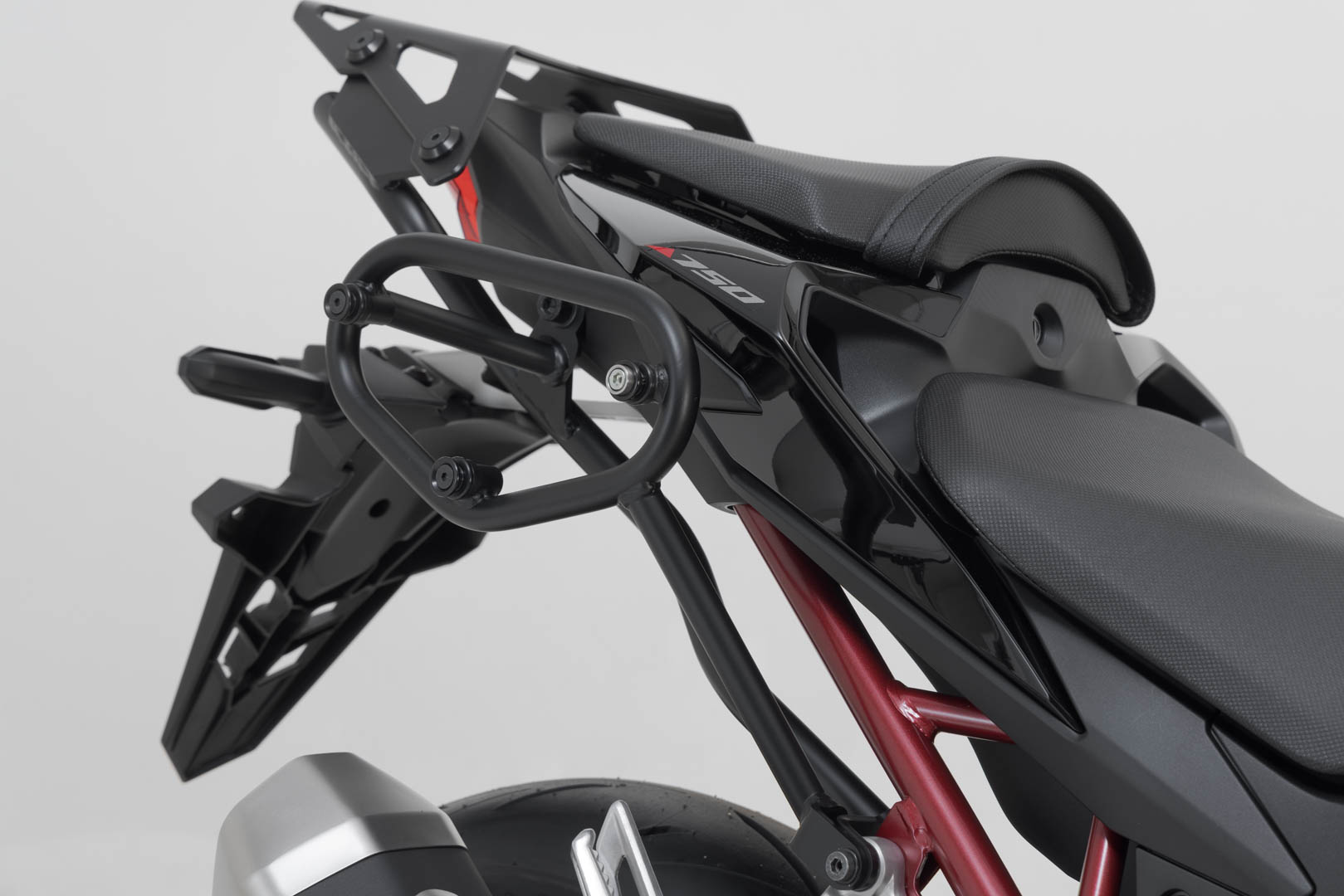 Side view of SW-Motech SysBag WP M/S system - Honda CB750 Hornet (22-).