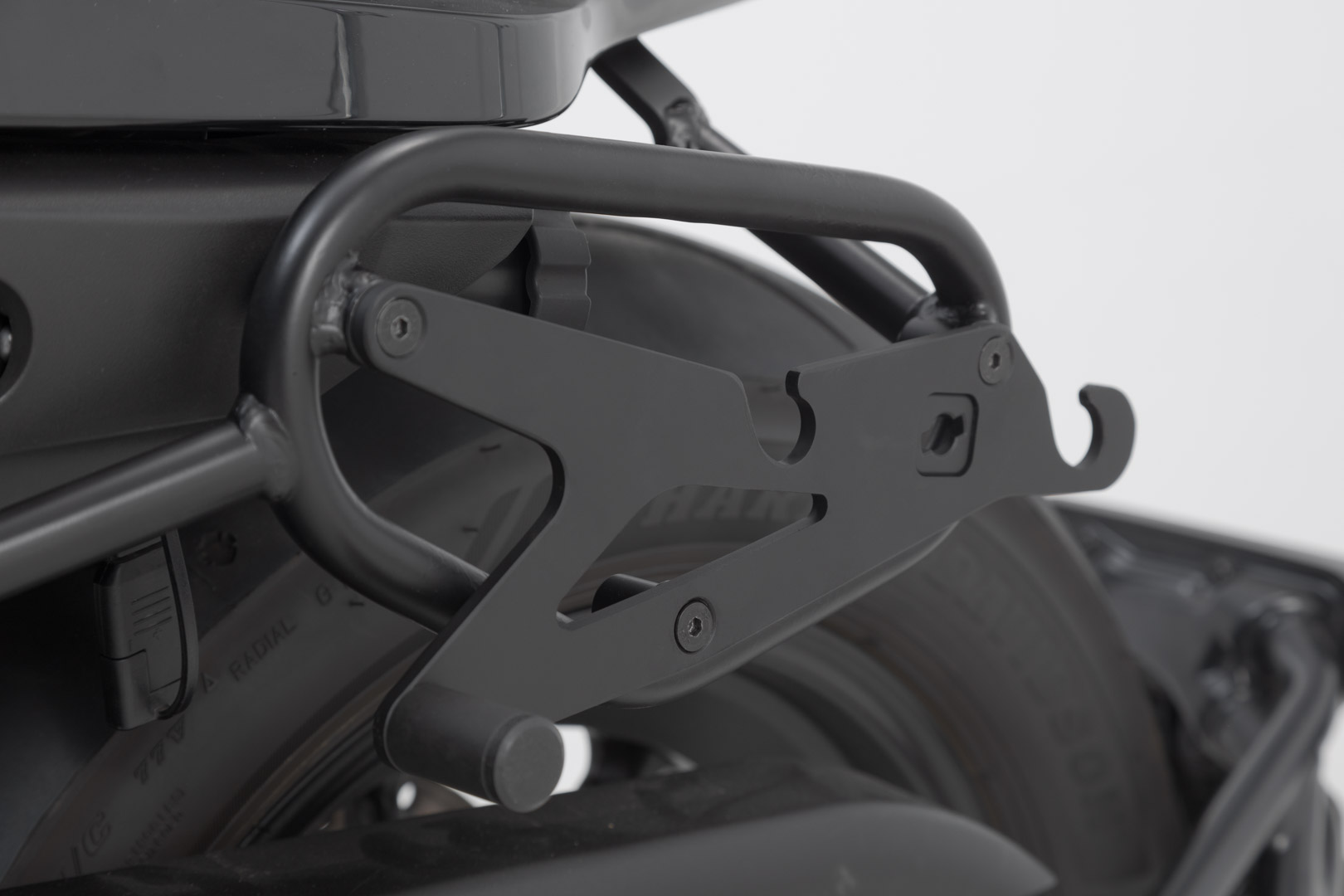 Side view of SW-Motech Legend Gear side bag system LH1 - 1x 19.5 l. Harley-Davidson Sportster S (21-).